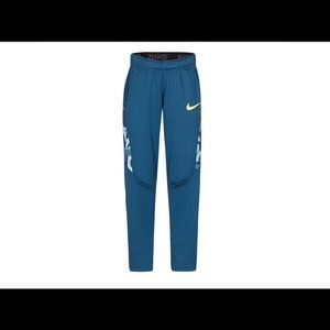 Boy’s Nike pull on pants NWT